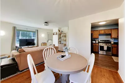 1721 W Illinois Avenue, Aurora, IL 60506 - Photo 6