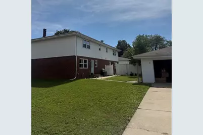 201 S Towanda Avenue, Normal, IL 61761 - Photo 2