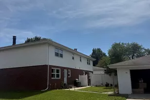 201 S Towanda Ave, Normal, IL 61761 - Photo 2