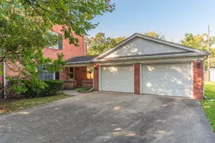 103 Ruth Rd, Bloomington, IL 61701 - Photo 6