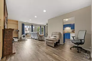 5116 Coventry Ln, Gurnee, IL 60031 - Photo 2