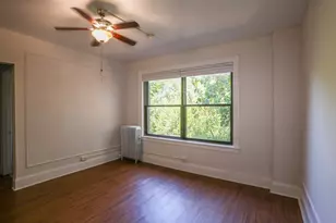 5326 S Cornell Ave, Chicago, IL 60615 - Photo 2
