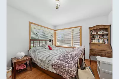 330 Cornell Avenue, Des Plaines, IL 60016 - Photo 14