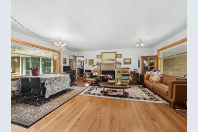 330 Cornell Avenue, Des Plaines, IL 60016 - Photo 2