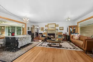 330 Cornell Ave, Des Plaines, IL 60016 - Photo 2