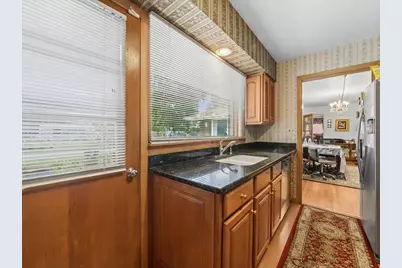 330 Cornell Avenue, Des Plaines, IL 60016 - Photo 10