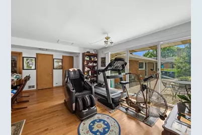 330 Cornell Avenue, Des Plaines, IL 60016 - Photo 8