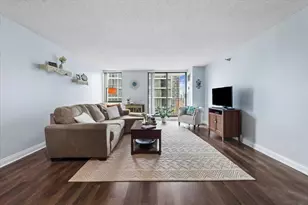 70 W Huron St, Chicago, IL 60654 - Photo 4