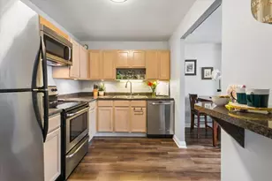70 W Huron St, Chicago, IL 60654 - Photo 8