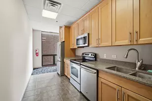 70 W Huron St, Chicago, IL 60654 - Photo 22