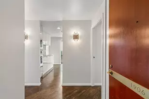 100 E Huron St, Chicago, IL 60611 - Photo 2