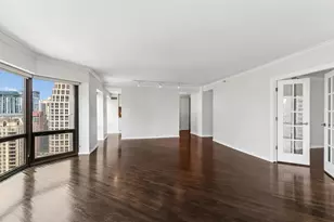 100 E Huron St, Chicago, IL 60611 - Photo 8
