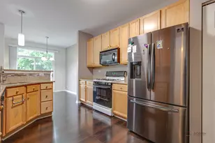 467 Pine Lake Cir, Vernon Hills, IL 60061 - Photo 22