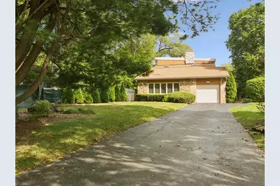 211 Blackhawk Road, Highland Park, IL 60035 - Photo 2