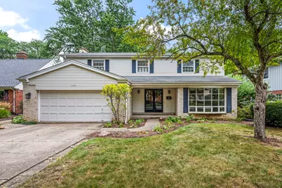 705 S Kennicott Avenue, Arlington Heights, IL 60005 - Photo 2
