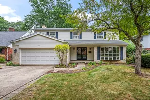 705 S Kennicott Ave, Arlington Heights, IL 60005 - Photo 2