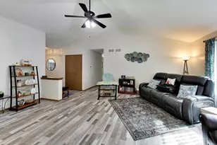 646 Tallgrass Ln, Lake Villa, IL 60046 - Photo 6