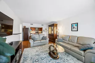 8350 W Addison St, Chicago, IL 60634 - Photo 8