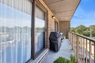8350 W Addison St, Chicago, IL 60634 - Photo 16