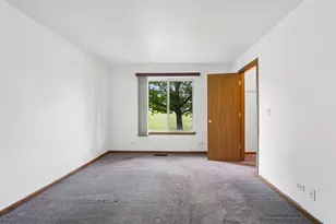 1446 Meadowsedge Ln, Carpentersville, IL 60110 - Photo 12