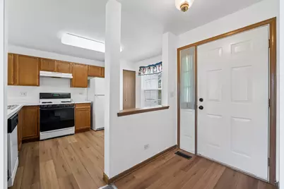 1446 Meadowsedge Lane, Carpentersville, IL 60110 - Photo 4