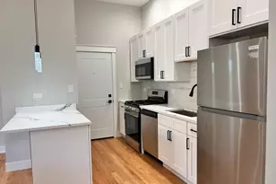 4121 W Montrose Ave, Chicago, IL 60641 - Photo 4