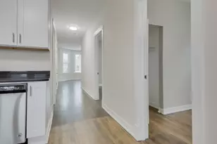 2842 N Avers Ave, Chicago, IL 60618 - Photo 4