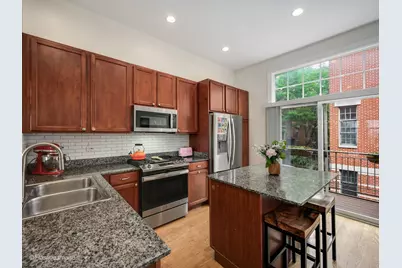 867 N May Street, Chicago, IL 60642 - Photo 6