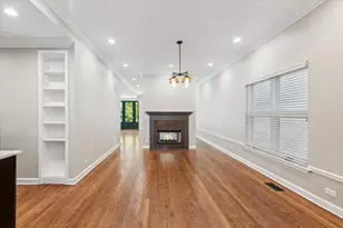 2426 N Burling St, Chicago, IL 60614 - Photo 10
