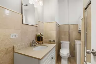 2042 N Winchester Ave, Chicago, IL 60614 - Photo 14