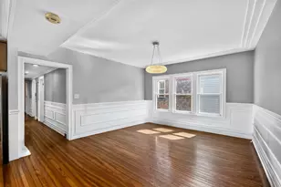 7440 S Paxton Ave, Chicago, IL 60649 - Photo 10