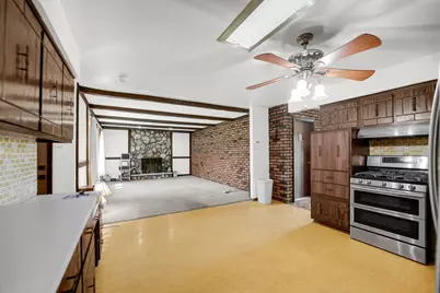 7903 W 102nd Street, Palos Hills, IL 60465 - Photo 10