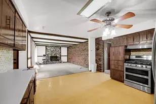 7903 W 102nd St, Palos Hills, IL 60465 - Photo 10