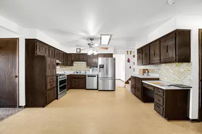 7903 W 102nd Street, Palos Hills, IL 60465 - Photo 4