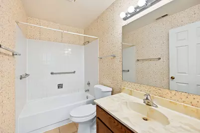 372 Sandhurst Circle #3, Glen Ellyn, IL 60137 - Photo 10