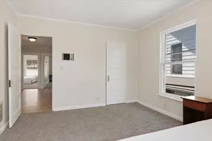 811 E Washington St, Bloomington, IL 61701 - Photo 18