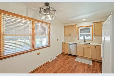 3903 153rd Street, Midlothian, IL 60445 - Photo 8
