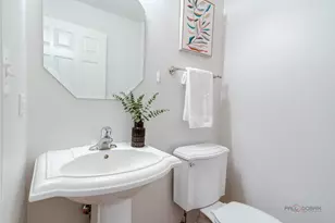 1575 McClellan Dr, Lindenhurst, IL 60046 - Photo 20