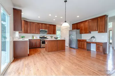 1575 McClellan Drive, Lindenhurst, IL 60046 - Photo 8
