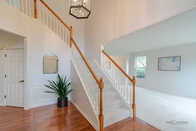 1575 McClellan Drive, Lindenhurst, IL 60046 - Photo 2