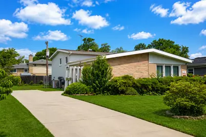 54 Fernwood Drive, Glenview, IL 60025 - Photo 2