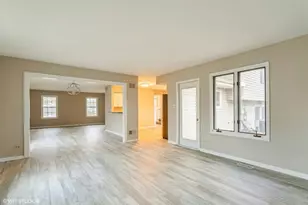 121 Richmond Dr, Bolingbrook, IL 60440 - Photo 4