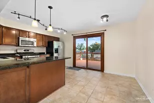 2221 Candleberry Ln, Aurora, IL 60506 - Photo 8