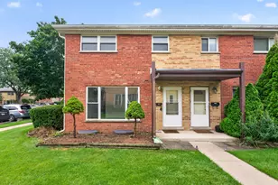 210 Linn Ct, North Aurora, IL 60542 - Photo 1