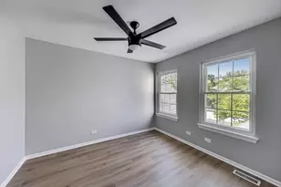 2105 Glasgow Ct, Hanover Park, IL 60133 - Photo 18