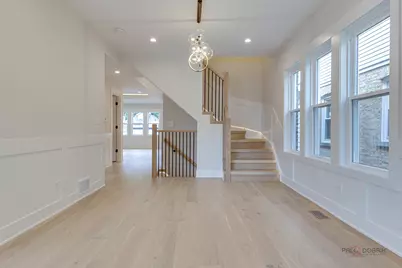 5748 W Eastwood Avenue, Chicago, IL 60630 - Photo 24