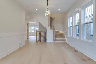 5748 W Eastwood Ave, Chicago, IL 60630 - Photo 24