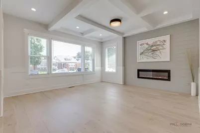 5748 W Eastwood Avenue, Chicago, IL 60630 - Photo 4