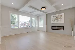 5748 W Eastwood Ave, Chicago, IL 60630 - Photo 4