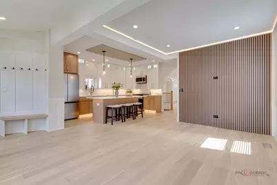 5748 W Eastwood Avenue, Chicago, IL 60630 - Photo 20